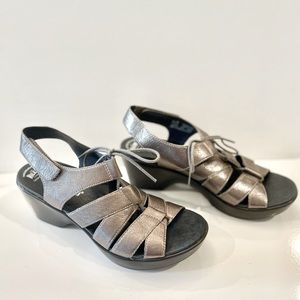 Dansko Women’s Walking Sandal